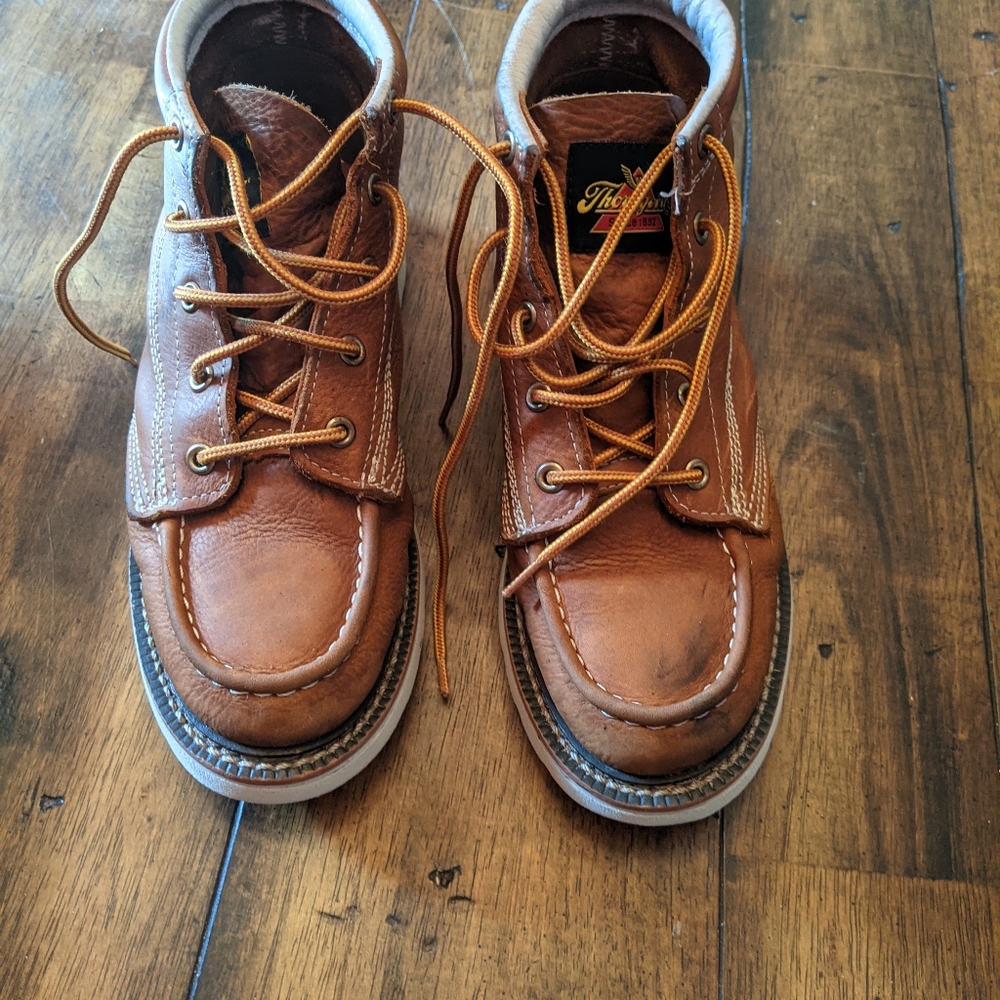 Youth Thorogood brown leather boots